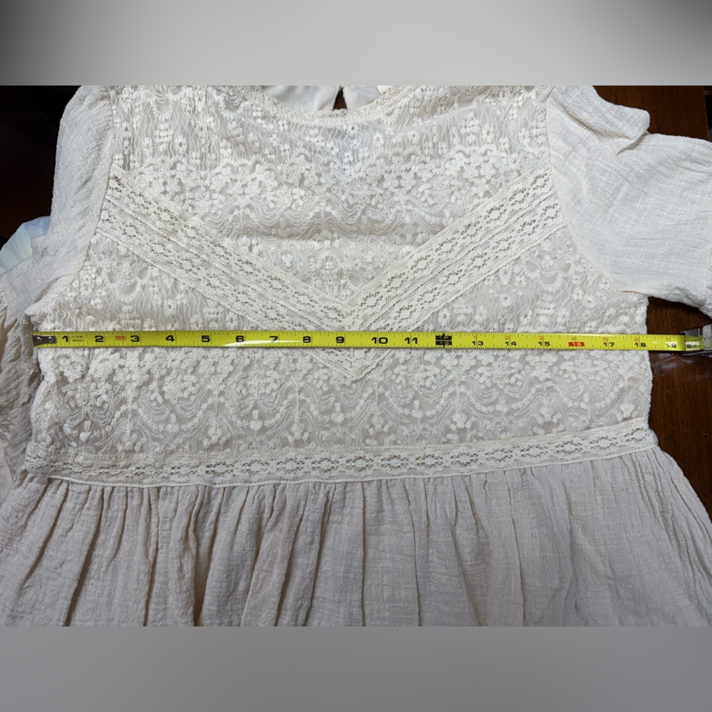 Umgee Cream Lace Peplum Blouse - Picture 3 of 3